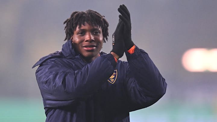 Patrick Dorgu salute Lecce's travelling fans after Friday night's victory over Parma