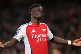 Bukayo Saka could only shrug after his perfect return