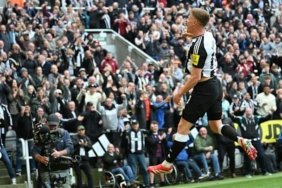 Harvey Barnes put Manchester United to the sword at St James'